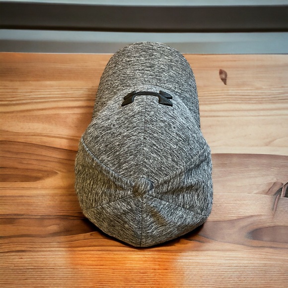 Under Armour Embroidered Logo Soft Polyester & Elastane Size M/L Cap! - Picture 3 of 8